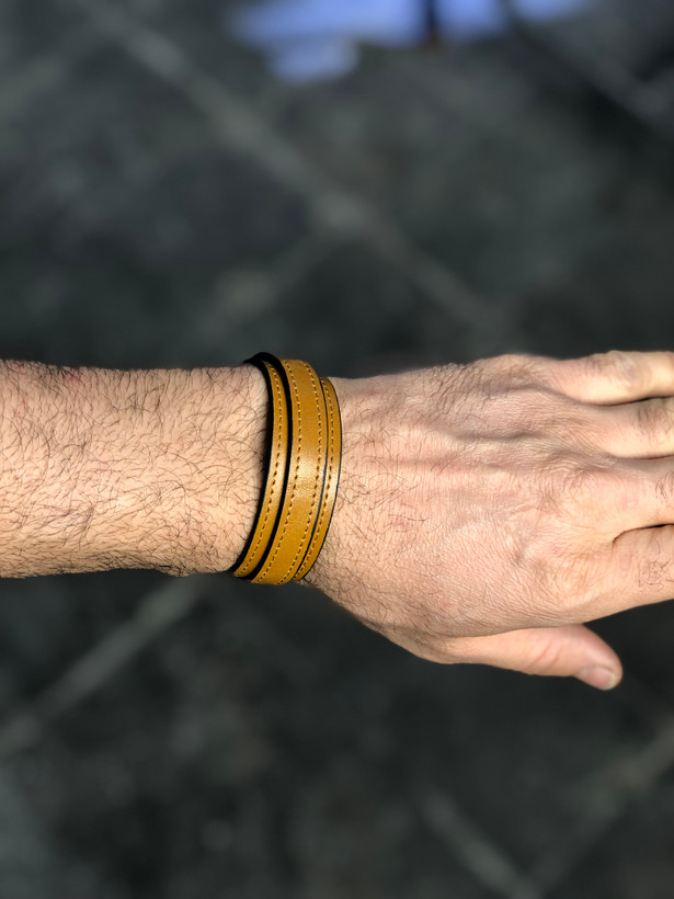 دستبند چرمی عسلی