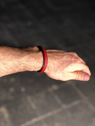 دستبند چرمی قرمز