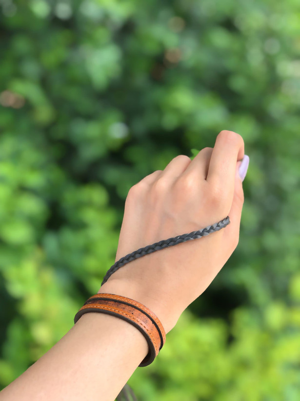 دستبند چرمی عسلی لیزارد